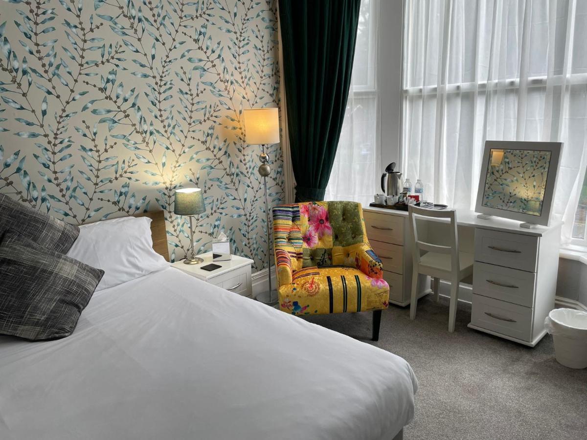 Rostrevor Hotel - Guest House Bury  Ngoại thất bức ảnh