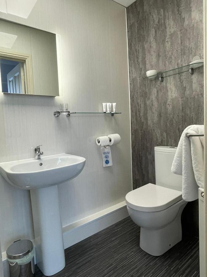 Rostrevor Hotel - Guest House Bury  Ngoại thất bức ảnh